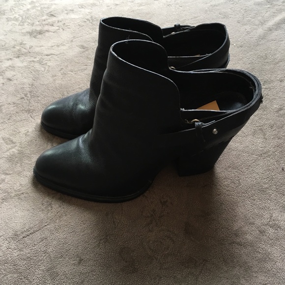 Dolce Vita Sling Back Black Booties - Picture 2 of 8